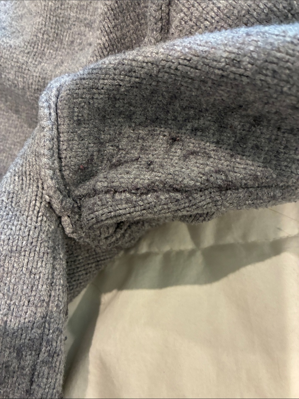 Tahari Gray V-Neck Sweater. B18 - Picture 7 of 7